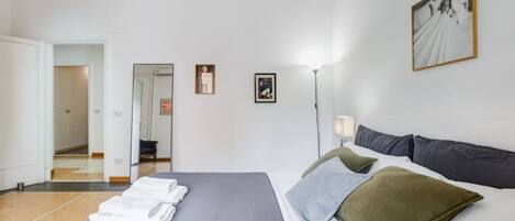 2 slaapkamers, een strijkplank/strijkijzer, reisbedje, wifi