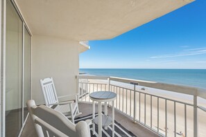 Property grounds - Serenity By The Sea: Modern Beachfront Condo with Stunning Views (Murrells Inlet)