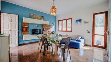 House | Living area | 32-inch TV with cable channels