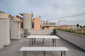 House | Terrace/patio