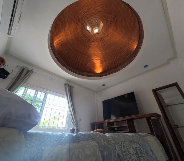 8 bedrooms, iron/ironing board, WiFi, bed sheets