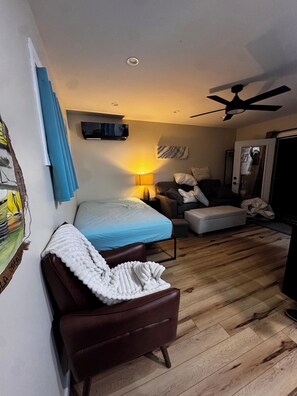 1 chambre, fer et planche à repasser, Wi-Fi gratuit, draps fournis