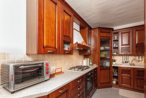 Kühlschrank, Mikrowelle, Ofen, Toaster