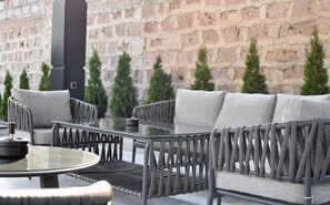 Outdoor dining - DiAngelo Guesthouse|Room 21 (Yerevan)