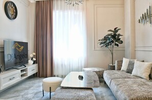 TV - DiAngelo Guesthouse|Room 11 (Yerevan)