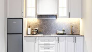 Refrigerador y utensilios de cocina