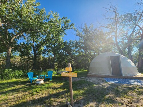 #D1 Stargazer Dome -1 Qn & Futon Bed-No pets please