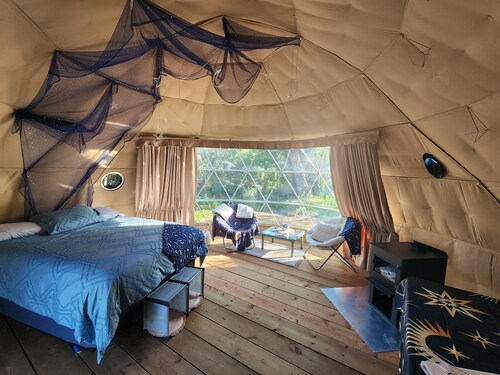 #D1 Stargazer Dome -1 Qn & Futon Bed-No pets please