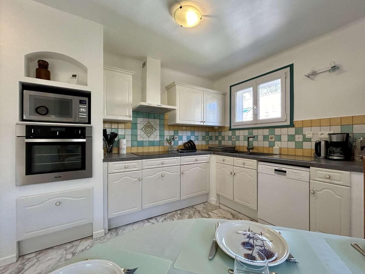 ثلاجة، ميكروويف، فرن، غسالة أطباق