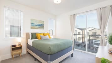 2 bedrooms, iron/ironing board, travel crib, free WiFi