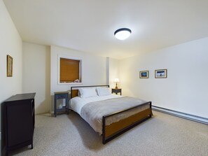 2 soverom, strykejern/-brett, wi-fi (inkludert) og sengetøy