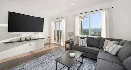 Modern Villa with Scenic Views