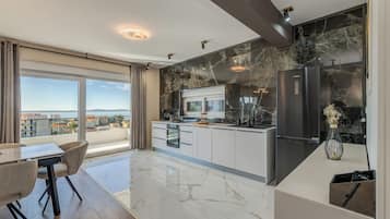 Deluxe-Villa, Meerblick | 5 Schlafzimmer, hochwertige Bettwaren, Betten mit Memory-Foam-Matratzen