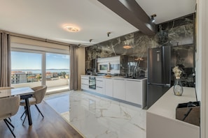 Deluxe Villa, Sea View | 5 bedrooms, premium bedding, memory foam beds, soundproofing - Villa La Vie (Podstrana)