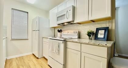 Conveniently Located Masters Rental- Walking Distance to Hammonds Ferry!