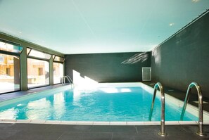 Indoor pool, a heated pool - 30m from resort center, swimming pool, sauna, hammam, tv, ski locker, 21m², Font Romeu (Font-Romeu-Odeillo-Via)