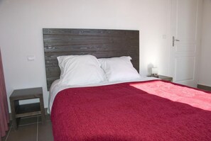 Bed sheets - 20m from ski lifts, fitness, swimming pool, sauna, hammam, tv, ski locker, 21m², Font Romeu (Font-Romeu-Odeillo-Via)