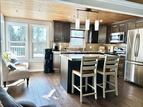Cozy Home on Sturgeon Lake with Hot Tub