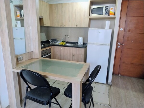 Private kitchen - Bustamante and Metropolitano park apartment (Santiago)