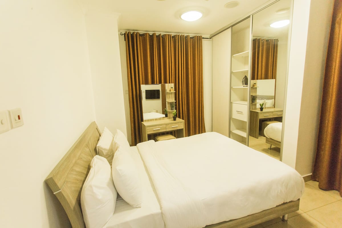 2 quartos, ferros/tábuas de passar roupa, Wi-Fi de cortesia