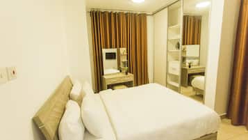 Iron/ironing board, free WiFi, bed sheets