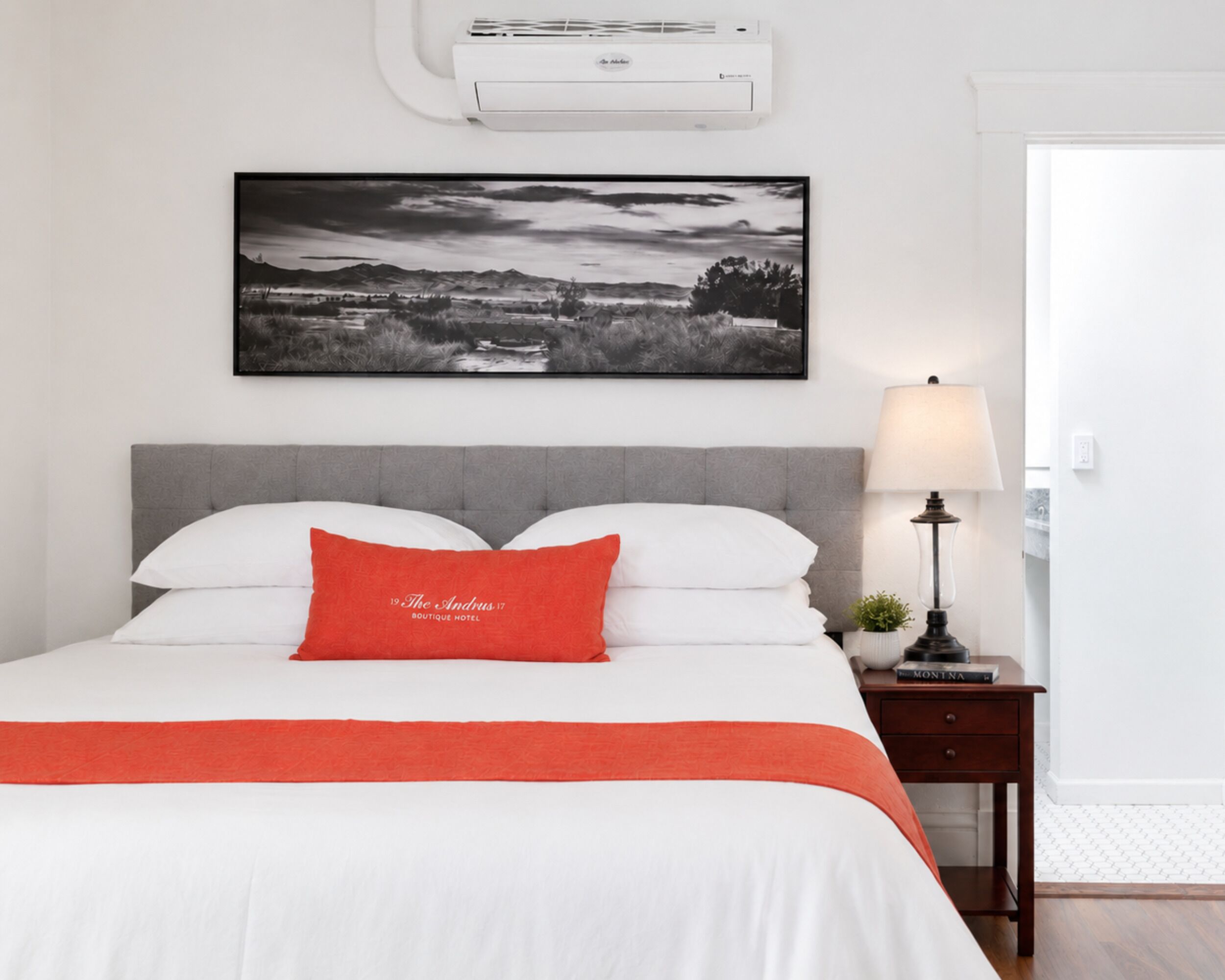Basic Single Room | Free WiFi, individually decorated, individually furnished