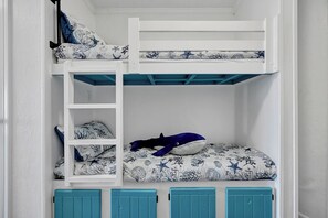 1 bedroom, in-room safe, iron/ironing board, free WiFi