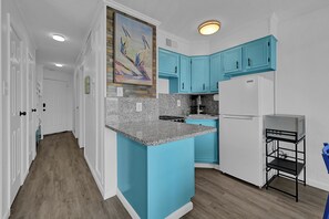 Fridge, microwave, oven, stovetop - Balcony & Ocean Views: Beachfront Condo in Galveston, Texas (Galveston)