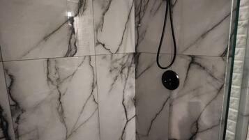 Studio | Bathroom