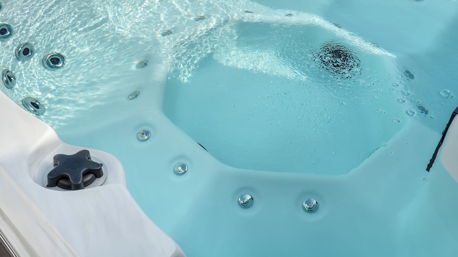 Exec Suite King Bed Hot Tub Gym Laundry