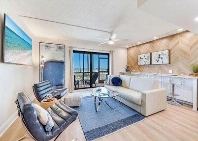 Sanibel 1-bedroom beachfront condo!