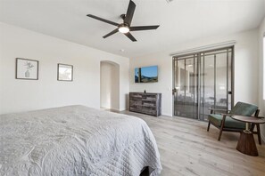 5 habitaciones, tabla de planchar con plancha y wifi gratis 