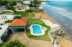 Pool - Breathtaking Beachfront Gem in Luquillo – Walk to Kiosks & Hidden Bars (Playa Fortuna)