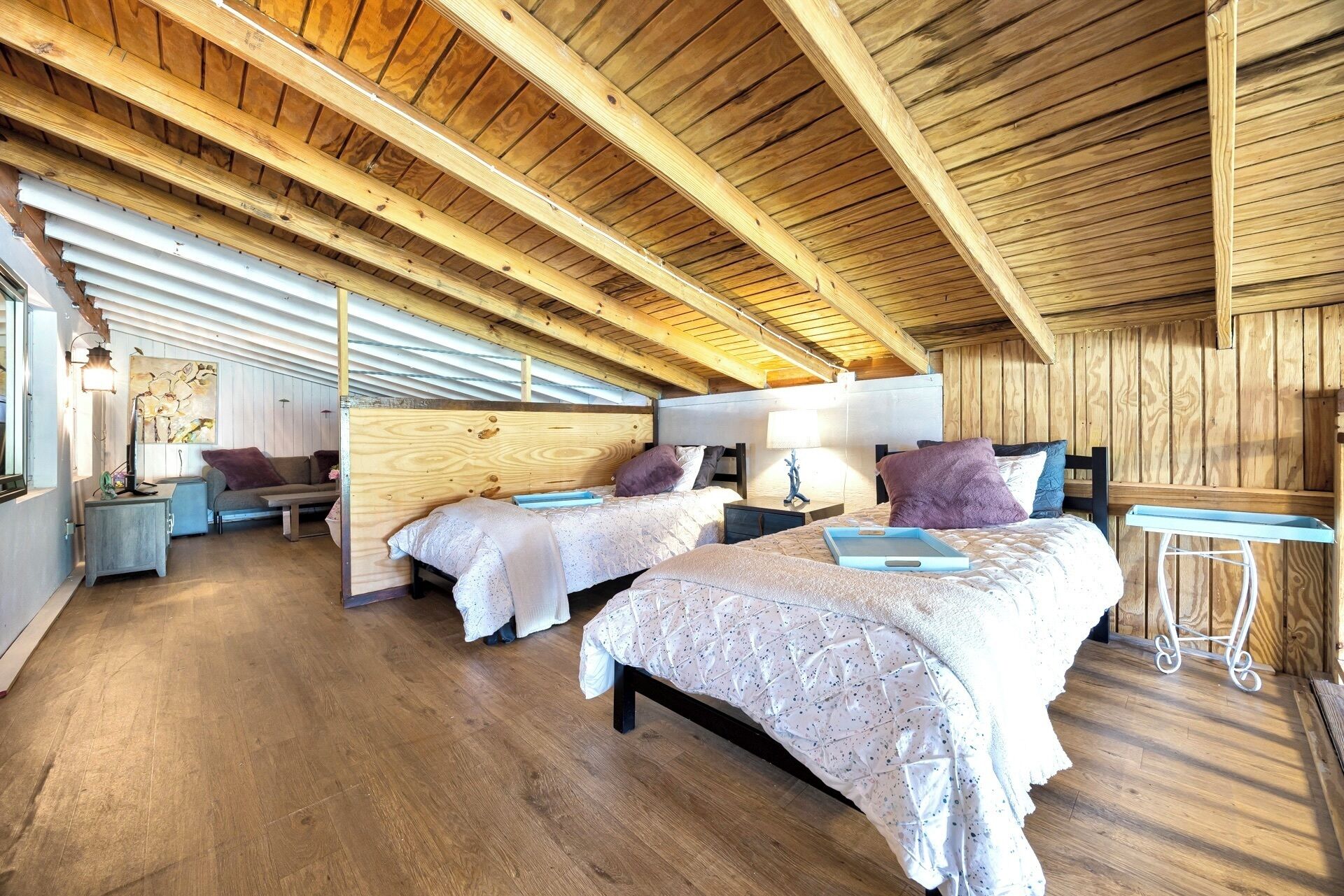 10 bedrooms, iron/ironing board, free WiFi, bed sheets
