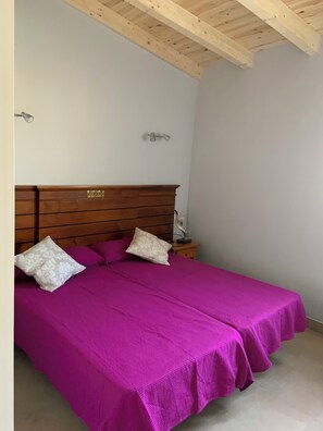 2 bedrooms, WiFi, bed sheets