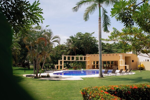 Pool