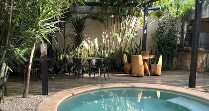 Casa la roca 3, family room, A/C, wifi, with minibar and pool access