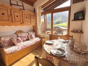 Living area - 3rd floor, view open, balcony, ski locker, 29m², Praz sur Arly (Praz-sur-Arly)