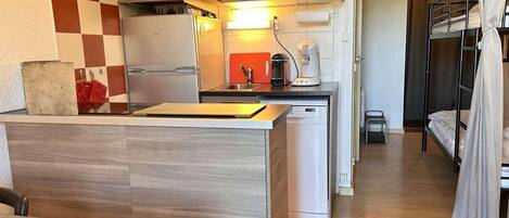 Fridge, microwave, oven, dishwasher