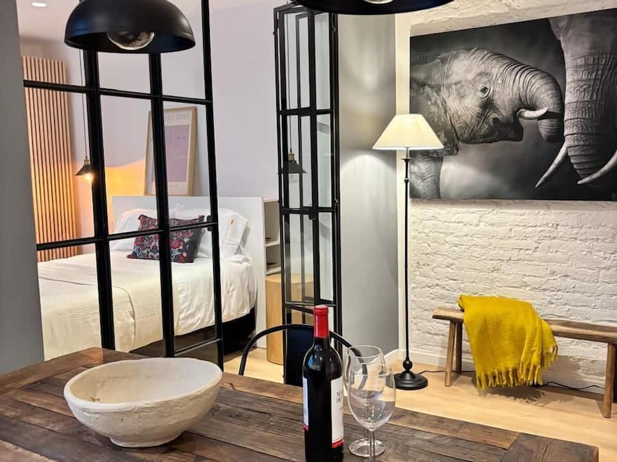 Junior Apartment | Living area | Flat-screen TV