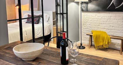 Bright & sweet unit in middle Polanco