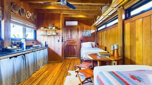 4 makuuhuonetta, silitysrauta/-lauta, vauvan matkasänky, ilmainen Wi-Fi