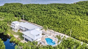 Exterior - Large Oceanfront Private Oasis perfect for a Wedding, Family or Corporate Event (Key Largo)