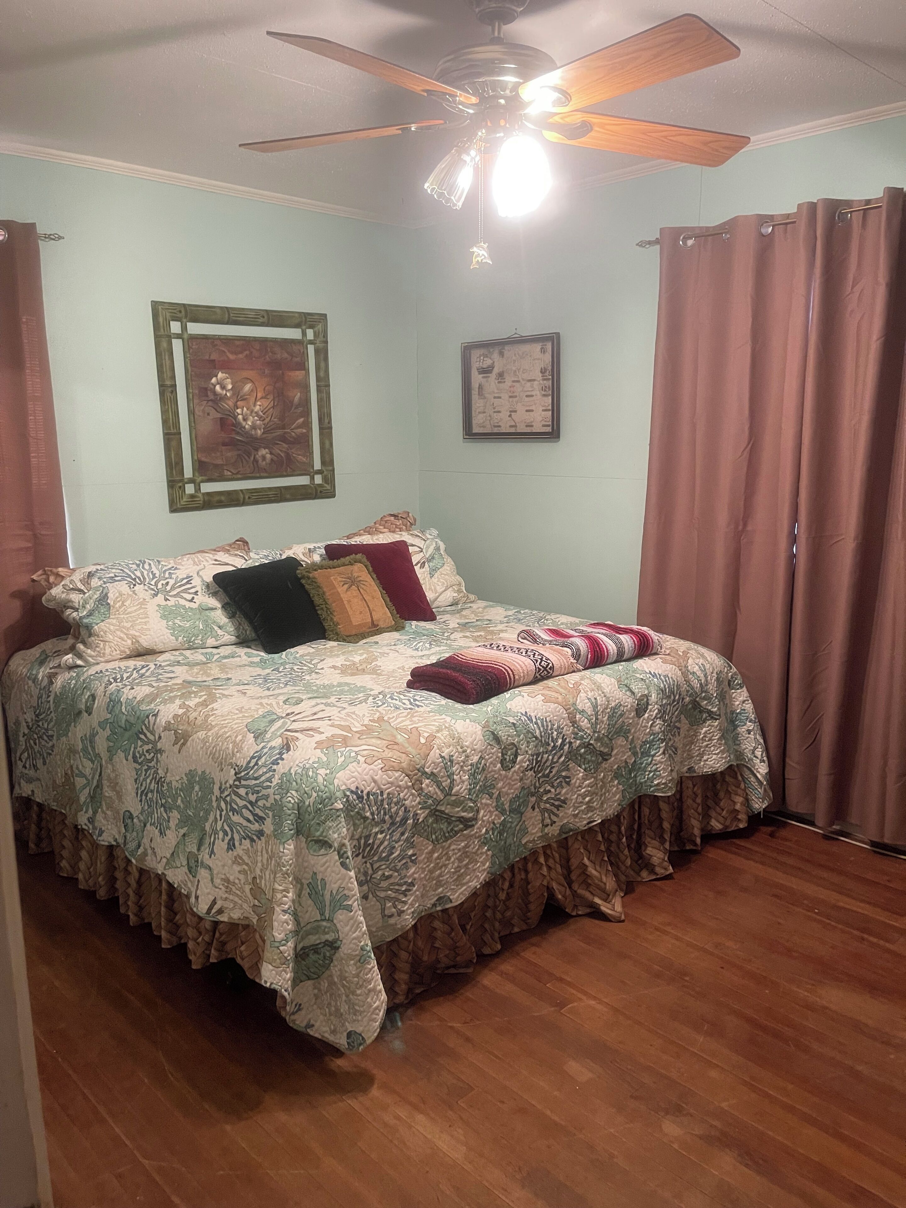 2 makuuhuonetta, ilmainen Wi-Fi, vuodevaatteet