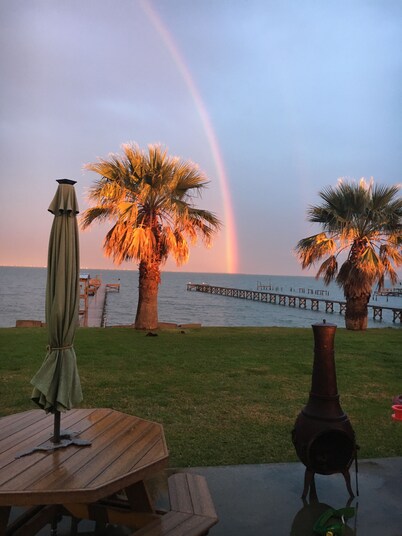 Charming 2-bedroom house with WiFi, AC in welcoming Port Lavaca