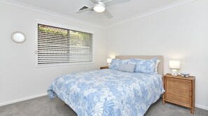 3 chambres, fer et planche à repasser, Wi-Fi, draps fournis