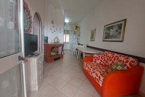 Fireplace - "The Hawthorn Pitchers" Apartments (Tor San Lorenzo)