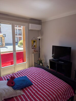 1 quarto, ferros/tábuas de passar roupa, Wi-Fi, roupa de cama