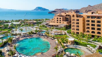 Piscine extérieure, piscine chauffée