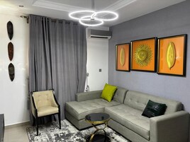 皇家套房, 无烟房, 私人浴室 | 办公桌、笔记本电脑工作区、免费 WiFi、床单